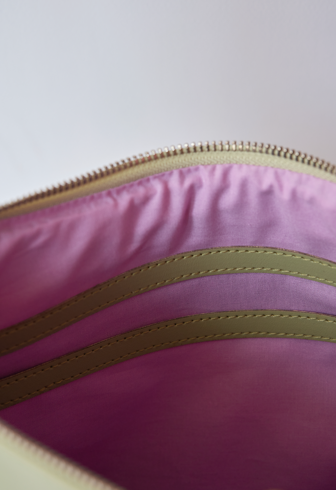 
                      
                        APPLE SKIN Moonbag - Matcha/ Lilac
                      
                    