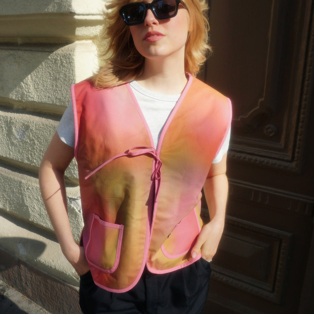 
                      
                        Atrio - Reversible Vest - Foggy Roma
                      
                    
