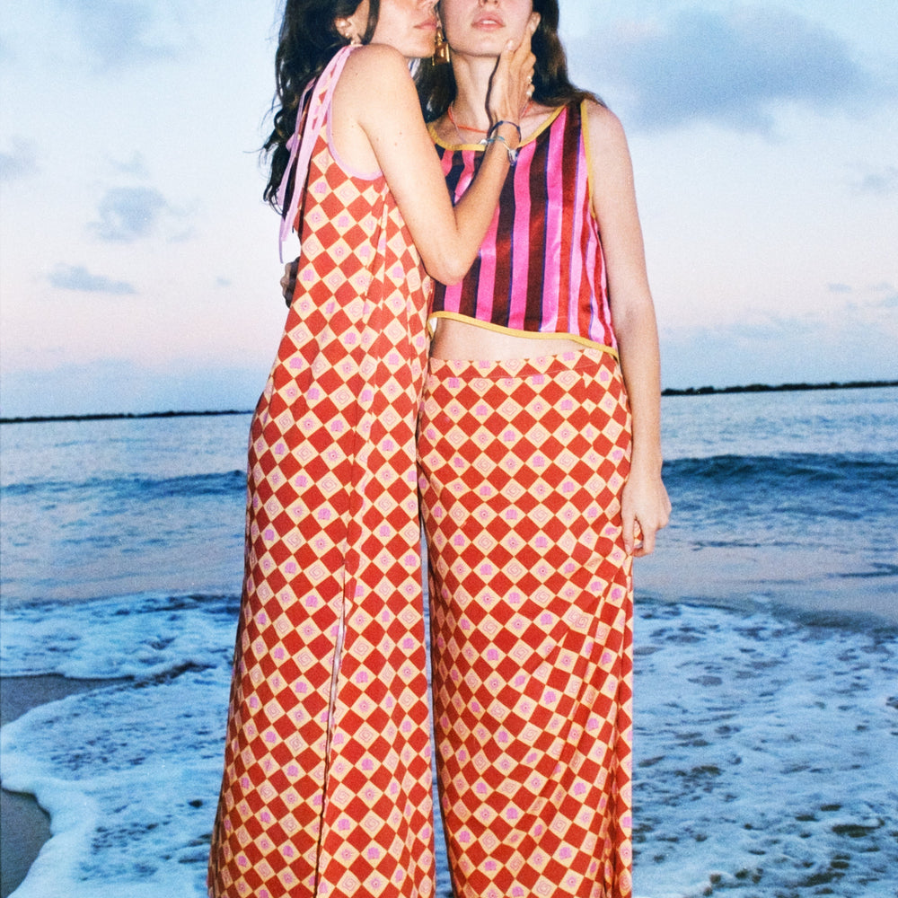 WOMEN'S WEAR